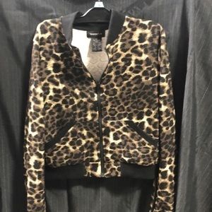 Tweeze Me New with‎ tags leopard bomber jacket size medium O-3